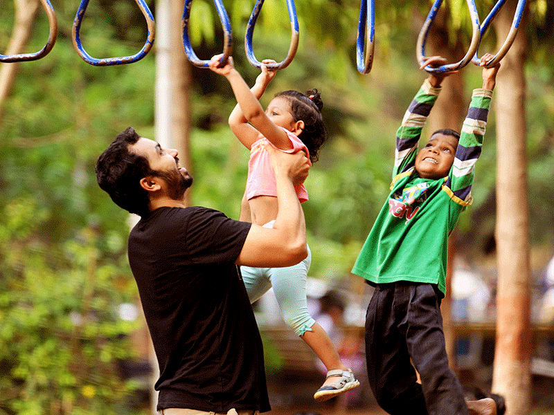Image courtesy: http://blogs.timesofindia.indiatimes.com/Swaminomics/state-should-foot-bill-for-maternity-paternity-leave/